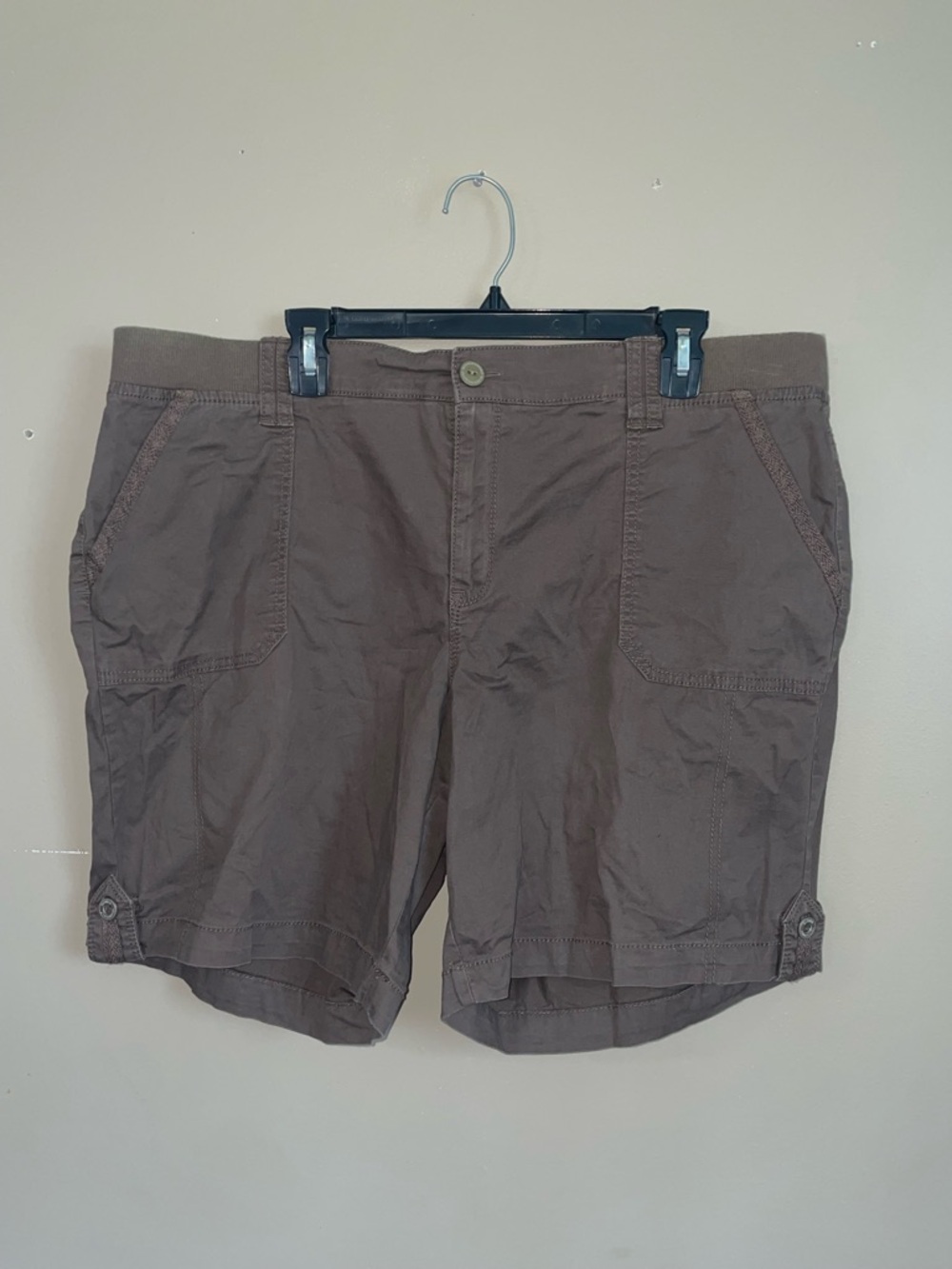 Gloria Vanderbilt Women’s brown casual shorts size 16W
